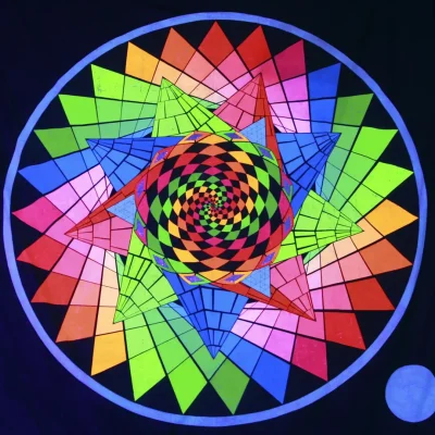 Spinning Triangles - &copy;Funky String Fings