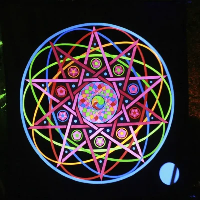 Ovals Around Pentagrams - &copy;Funky String Fings