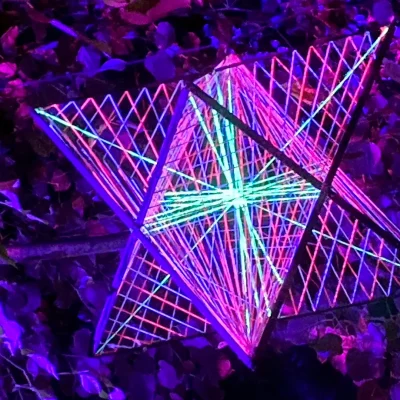 Green Starburst - &copy;Funky String Fings